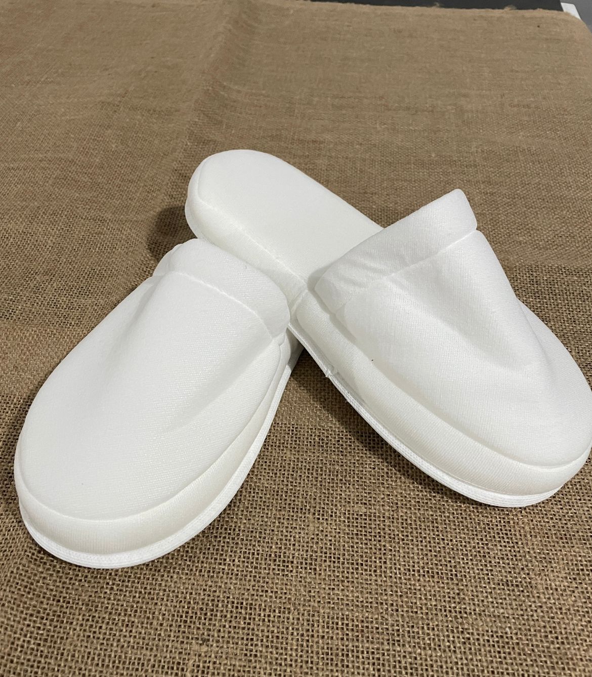 Çift%20Kat%20Polyester%20Havlu%20Süslenebilir%20Lohusa%20Terliği%20Kalın%20Sünger%20Taban%20%20Otel%20Banyo%20Terlik
