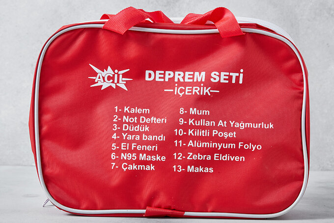 Luluyen%20Acil%2013%20Parça%20Deprem%20Çantası%20ve%20Acil%20Durum%20Seti%20–%20Afet%20Hazırlık%20Çantası