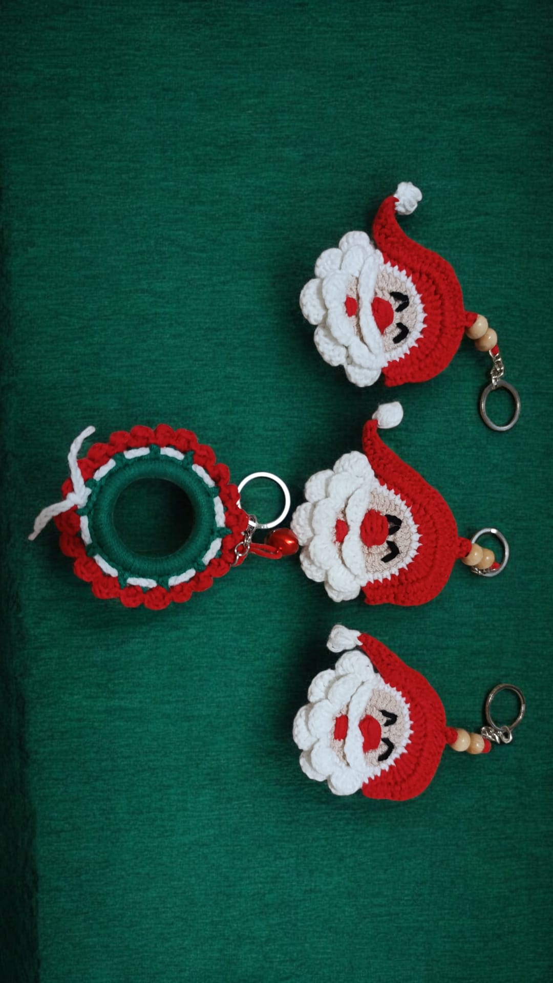 Luluyen%204’lu%20Sevimli%20Yılbaşı%20Temalı%20Amigurumi%20El%20Örgüsü%20Anahtarlık%20ve%20Çanta%20Aksesuarı,yılbaşı%20Hediyesi