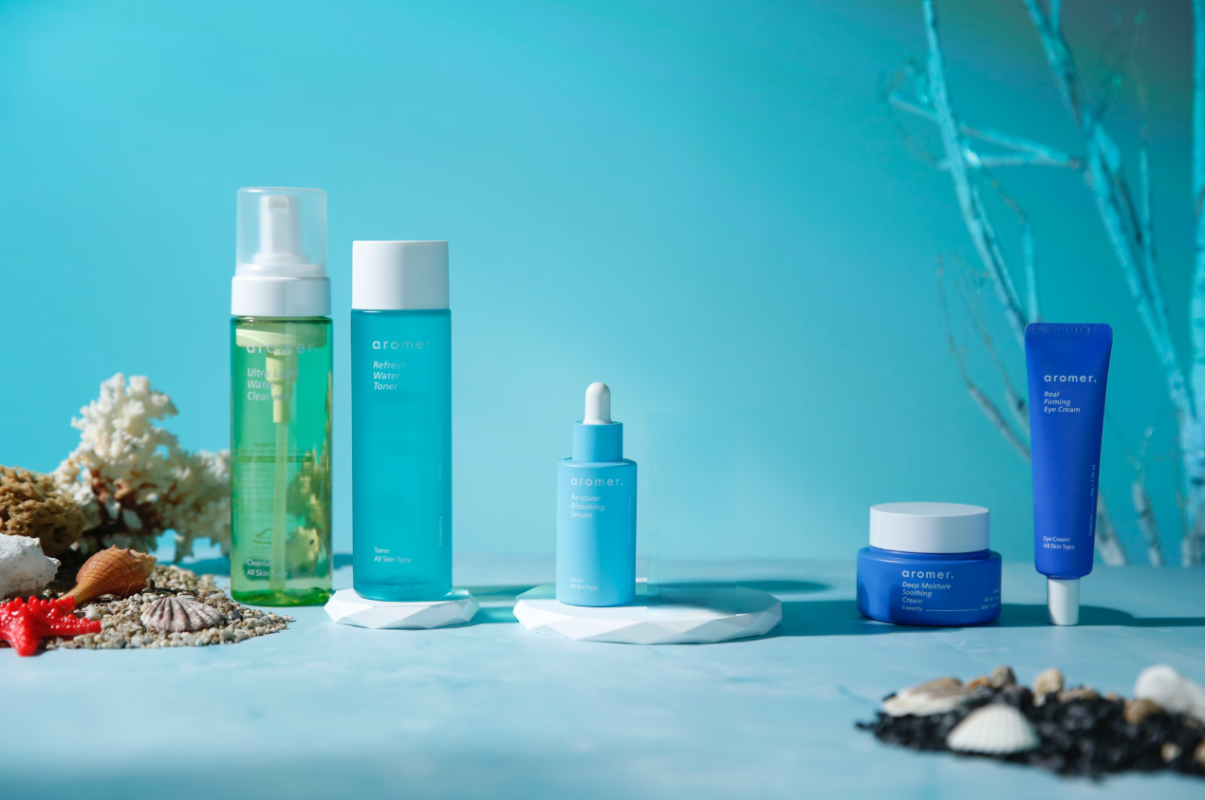 Aromer%205%20li%20Özel%20Set%20Sıkılıştırıcı%20Göz%20-%20%20Nemlendirici%20Bakım%20Kremi%20-%20%20Yenileyici%20Yüz%20Bakım%20Toniği%20-%20Temizleme%20Köpüğü%20-%20Bakım%20Serumu