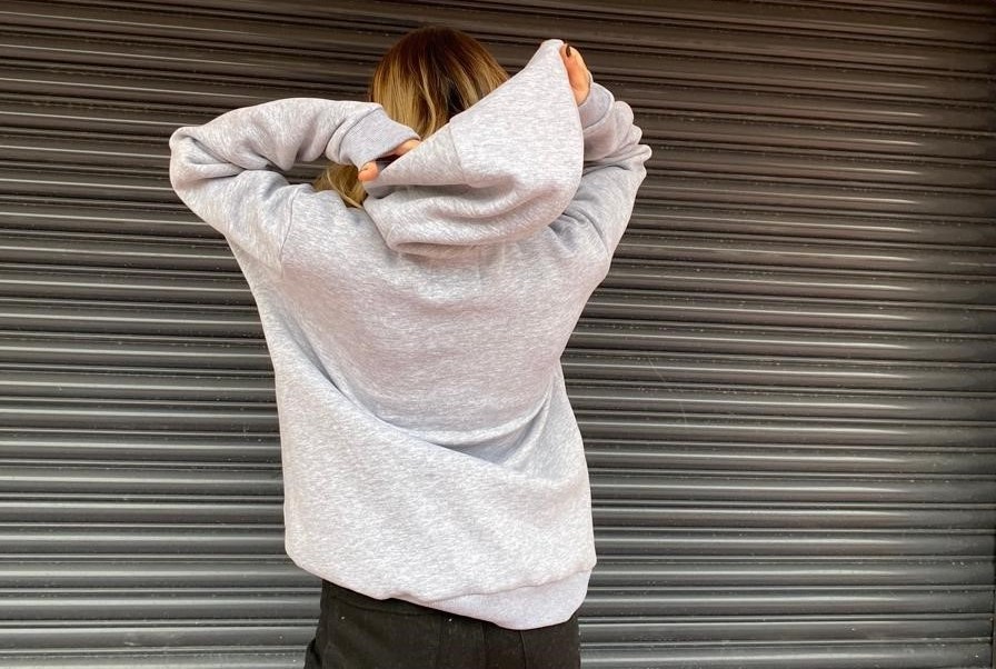 LuLuYen Kadın Gri Kapüşonlu Kanguru Cepli Pamuklu Sweatshirt Gri 3 iplik