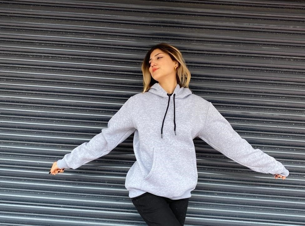 LuLuYen Kadın Gri Kapüşonlu Kanguru Cepli Pamuklu Sweatshirt Gri 3 iplik