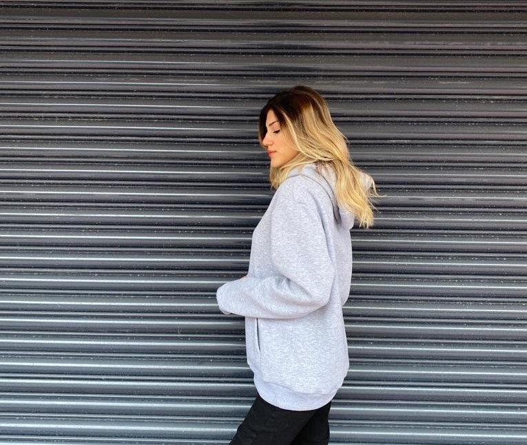 LuLuYen Kadın Gri Kapüşonlu Kanguru Cepli Pamuklu Sweatshirt Gri 3 iplik