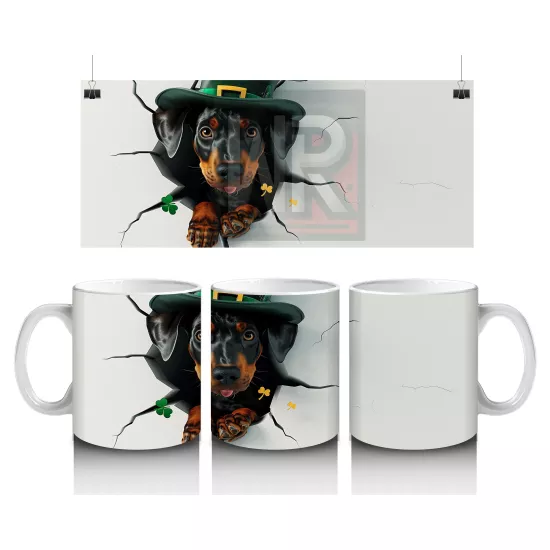 St. Patrick Şapkalı Çatlak Duvardan Bakan Dachshund – Baskılı Kahve Kupası