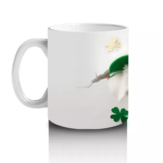 St. Patrick Şapkalı Çatlakta Sevimli Yavru Köpek – Baskılı Kahve Kupası