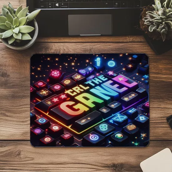Gamer Komutu Elinde Mousepad – Renkli - 19x23 cm 2 mm Dikdörtgen İthal Baskılı Mouse Pad