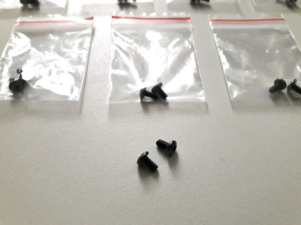 Baofeng%20Vb%20Telsiz%20Gruplarına%20Arka%20Klips%202%20li%20Vida%20Takımı