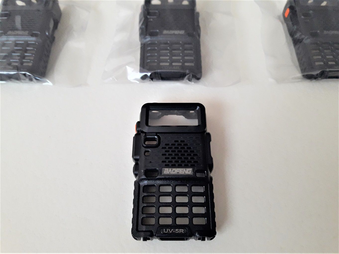 BAOFENG%20UV-5R%20UV-5RA%20UV-5RB%20UV-5RC%20UV-5RD%20UV-5RE%20SERİLERİ%20İÇİN%20ANA%20KASA